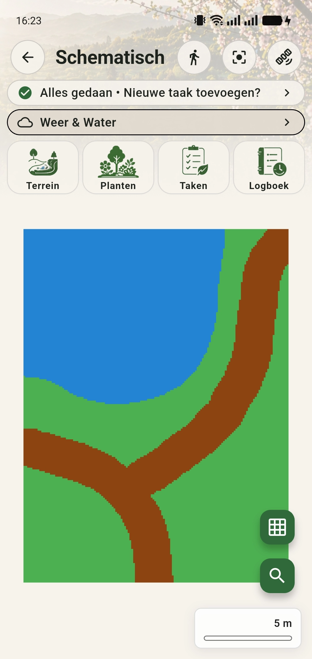 Schematische basiskaart in GreenPlot met een blauwe waterpartij, groen gras en bruine houtsnipperpaden
